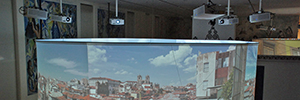 クリスティは、ポルトガルのポピュラーアート美術館のための2つの円筒形のスクリーンを照らします