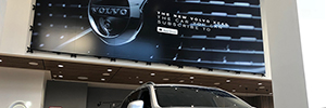 Uma parede de vídeo deslumbrante permite que a Volvo faça a diferença em sua loja em Manhattan