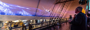 Laserprojektion und Surround-Sound bilden ein historisches Schiff im Frammuseet Museum in Oslo nach