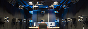フラウンホーファー研究所のオーディションルームではノイマンと3Dサウンドを提供しています