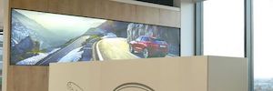 Jaguard Land Rover encourage la collaboration dans son centre de développement avec la technologie audiovisuelle de Panasonic