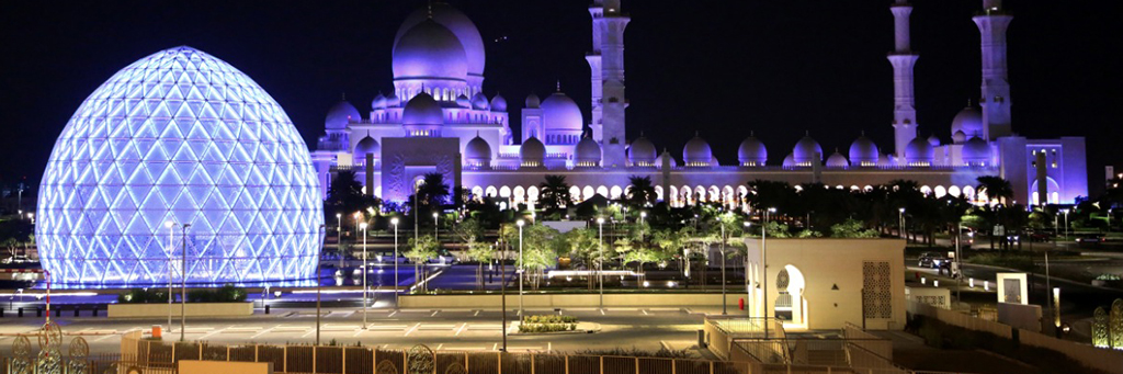 Sheikh Zayed Moschee leuchtet mit Martins Ausrüstung