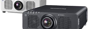 Panasonic PT-RCQ10: proyector 1DLP para alquiler, escenografía y centros culturales