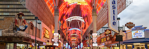Watchfire Signs renueva la señalización digital de Fremont Street Experience en Las Vegas