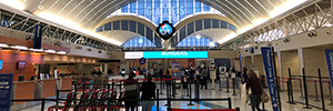 Lamar renueva la imagen del Aeropuerto de San Antonio con una nueva señalización digital