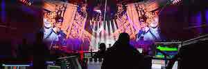Maluma commence sa tournée mondiale avec une grande démonstration de son, Écrans LED et éclairage
