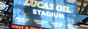 Lucas Oil Stadium modernizza la sua rete di digital signage con una soluzione AV over IP