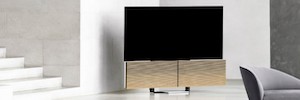 中视和谐: 砰砰质量和设计 & LG的OLED屏幕上的Olufsen在LG的OLED屏幕上