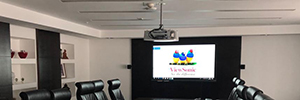 Deloitte Uruguay modernizes its conference and training rooms with ViewSonic
