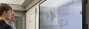 A escola suíça OSRM está comprometida com telas planas para otimizar a interatividade em sala de aula