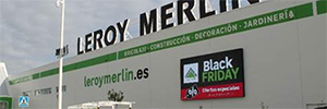 LG Business e Ikaro digitalizam as fachadas dos centros da Leroy Merlin