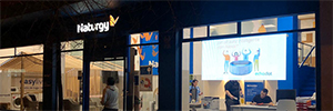 Naturgy بتثبيت التكنولوجيا الشفافة تييج تك ليد في أحد متاجرها في مدريد