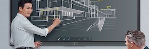 VisionPubli apresenta a tela sensível ao toque interativa Synetech Corporate X5