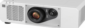 Panasonic PT-FRQ50: laser projection of 5.200 Lumens and Solid Shine Technology