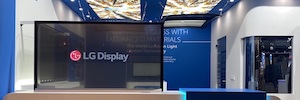 LG Display debutta con il suo pannello OLED trasparente per il trasporto in IAA 2021