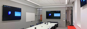 Extron arbeitet mit der Streaming-Plattform Twitch im interaktiven Raum des Hauptquartiers zusammen 2.0