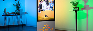 Um quiosque interativo Ideum Portrait mostra a natureza do Novo México