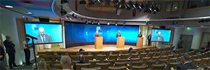 المجلس الأوروبي يجدد جدار الفيديو لغرفة الصحافة مع لييارد