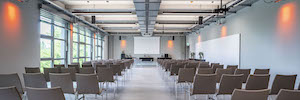Anolis Eminere cria a iluminação ambiente das salas da ECC em Berlim
