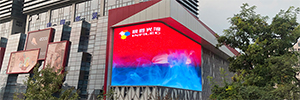 Infiled在“北京时代广场”安装曲面LED屏幕