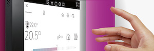 Jung Smart Panel 8: Touch-Lösung zur Anzeige des installierten KNX-Systems