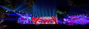 La proiezione digitale illumina la facciata della fortezza di Jhansi