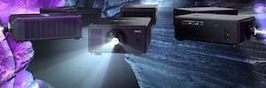 Sharp NEC PX2201UL: laser projector for installation of 21.500 Lumens