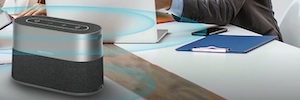 تعمل Hikvision على تحسين اجتماعات العمل باستخدام مكبر الصوت Sound Cube