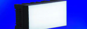 Astera HydraPanel emits 1.300 lumens for outdoor lighting