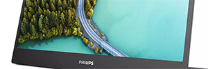Philips 16B1P3302: portable monitor for increased performance and productivity