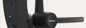Jabra connects workers with the Perform wireless headset 45