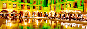 As luminárias Prolights estão integradas na arquitetura da Praça Montauban
