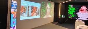 Sharp/NEC zeigt dem Sender sein technologisches Potenzial im renovierten Showroom in Madrid