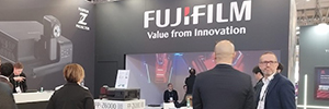 Fujifilm apresenta-se no ISE 2023 Fujinon FP-Z projetores