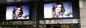 DynaScan DS552LT6-2 encourages signage in shop windows