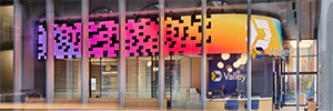 Valley Bank rafforza la sua immagine di marca a Manhattan con PixelFlex