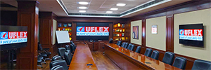 Extron NAV moderniza sala de reuniões corporativa da Uflex