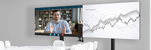 The XXL Twin VC range from B-Tech supports the mounting of two screens up to 86"