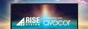 Avocor يدمج لافتات Rise Vision الرقمية في شاشاتها