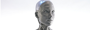 Aura Humanoid Robot para dar as boas-vindas aos visitantes da Esfera