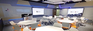 Extron transforma uma sala de aula em um laboratório de aprendizagem AV