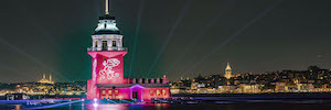 アノリスはイスタンブールの乙女の塔の再開をLEDで照らします