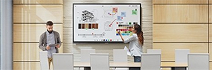 Sharp/NEC Complements Its Collaboration Display Range with the LA Series