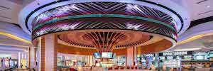 Planar kreiert einen LED-Heiligenschein, um Besucher in das Santan Mountain Casino zu locken