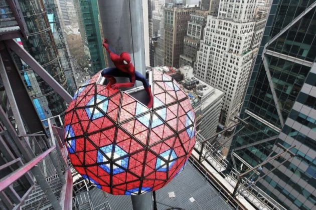 The superhero Spider-Man will take the screens of New York's Times Square  to say goodbye 2013