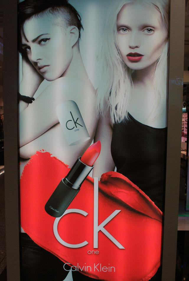 Calvin Klein apuesta por el digital signage para presentar su nueva línea  de cosméticos