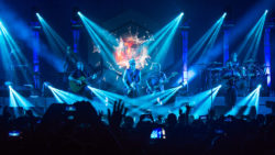 Robe en Love of Lesbian (Foto: Lucas Averbuj)