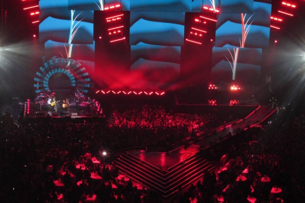 Fluge los40 music awards2017 elation