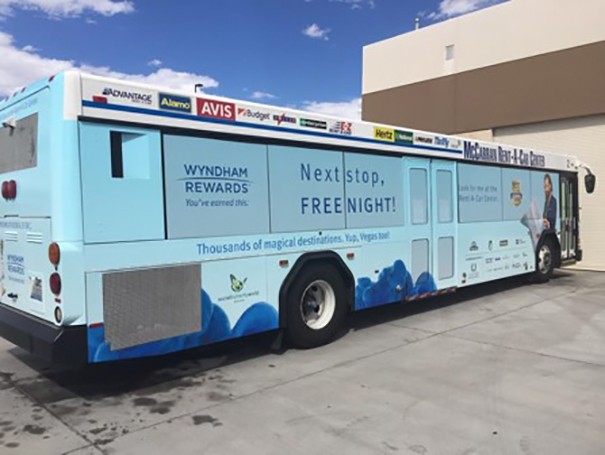Brightsign aeropuerto McCarran autobuses