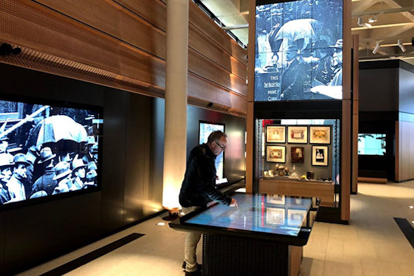 Centro Sir John Monash Peerless-AV Grupo Orpheo